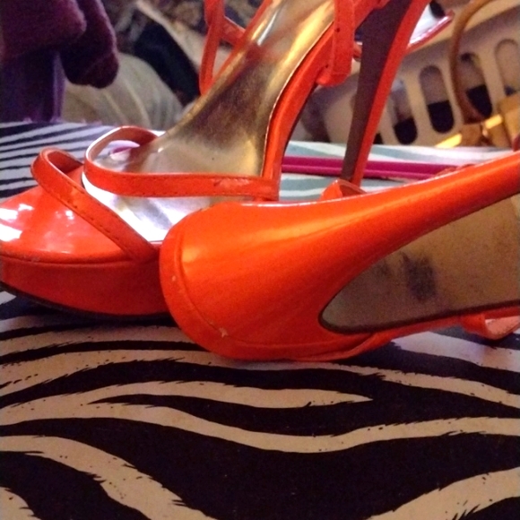8-9M "D" Orange Patent Leather Heel Outside Open & thin Straps with Ankle Straps - Picture 2 of 8